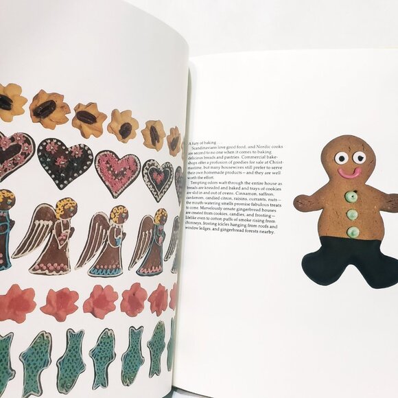 Christmas in Scandinavia World Book Series 1977 Treats Music Decorations Plates - Picture 7 of 12